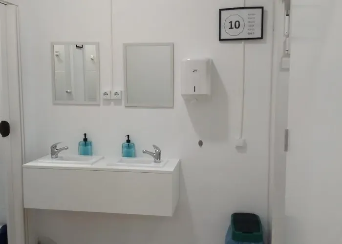 Hostel Fonte Dos Aloques *